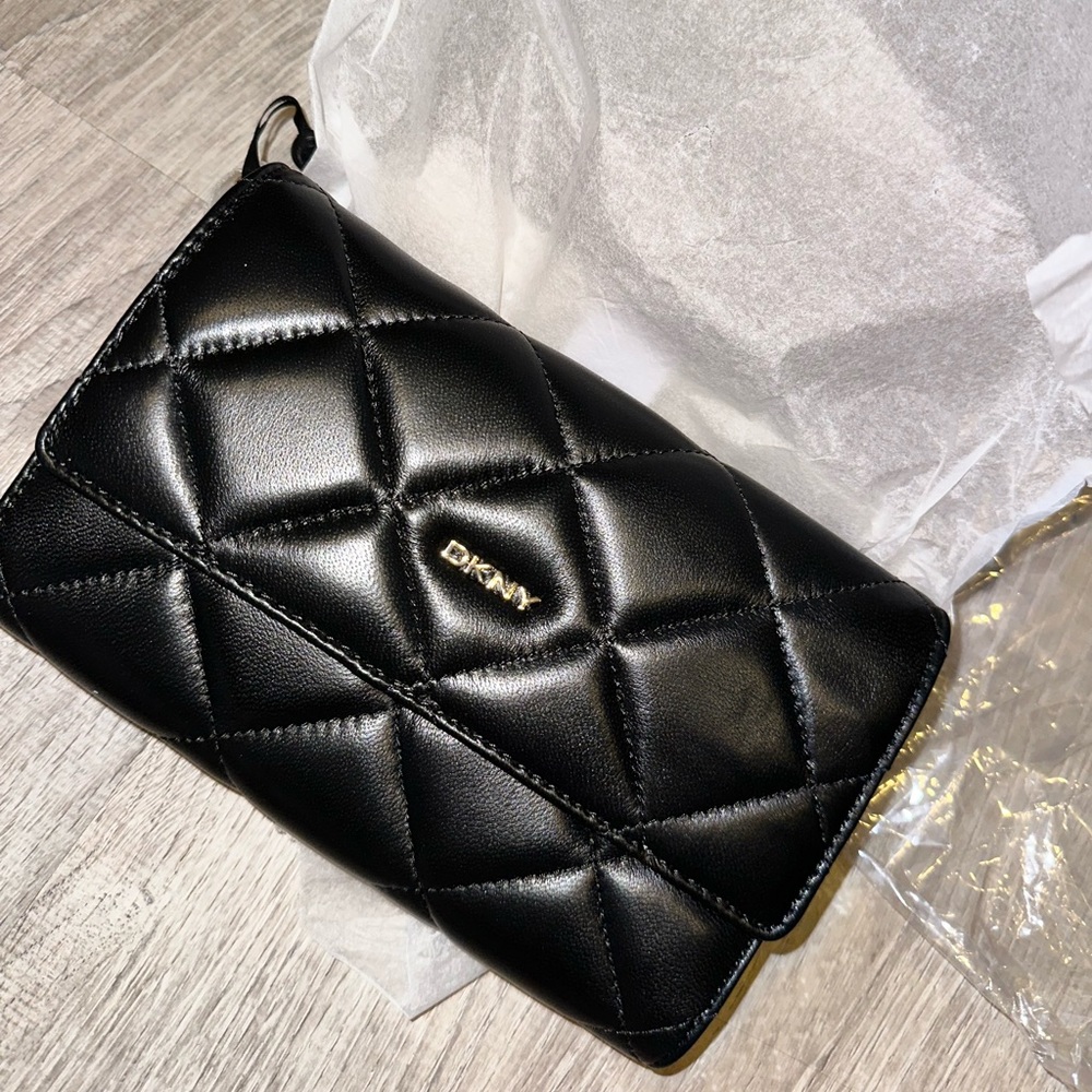 DKNY Lara Wallet with Chain